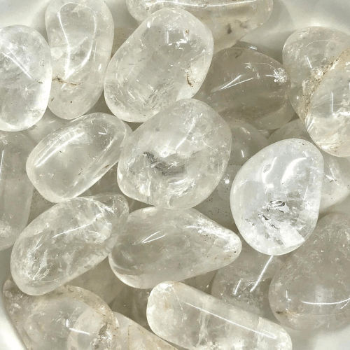 Protection crystal with clear quartz as an example